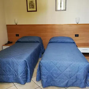 Salerno 3*, Милан Италия