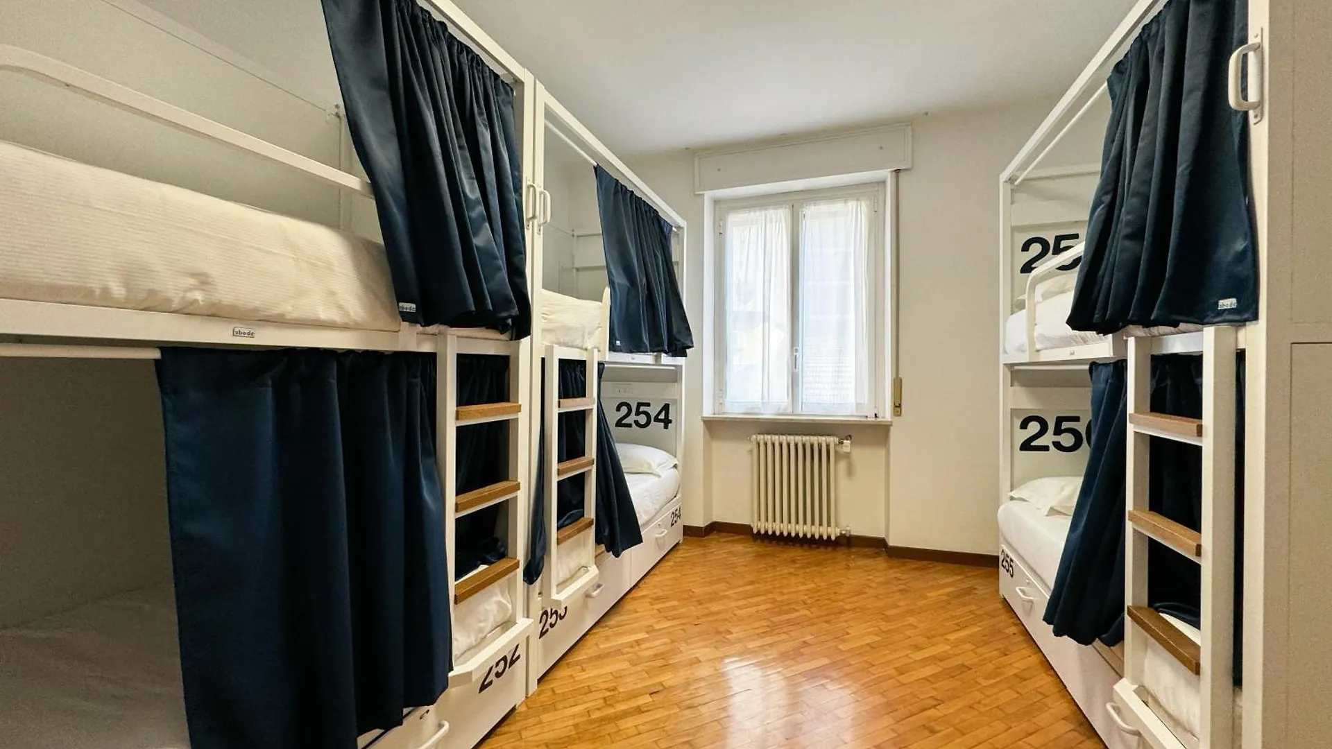 Hostel Bovisa Urban Garden Mediolan
