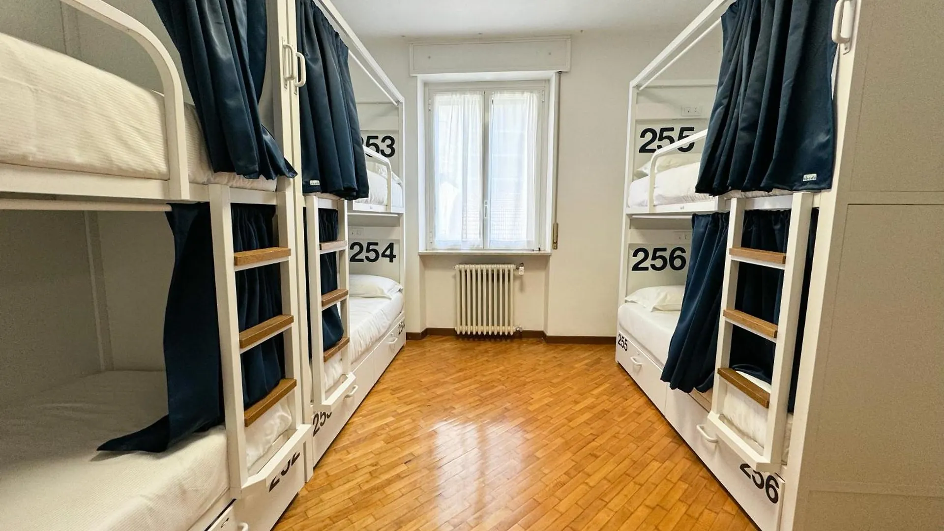 Hostel Bovisa Urban Garden Mediolan